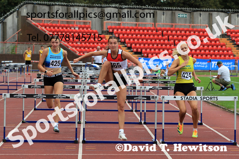 Hurdles, Gateshead Tartan Games.  Photo: David T. Hewitson/Sports for All Pics